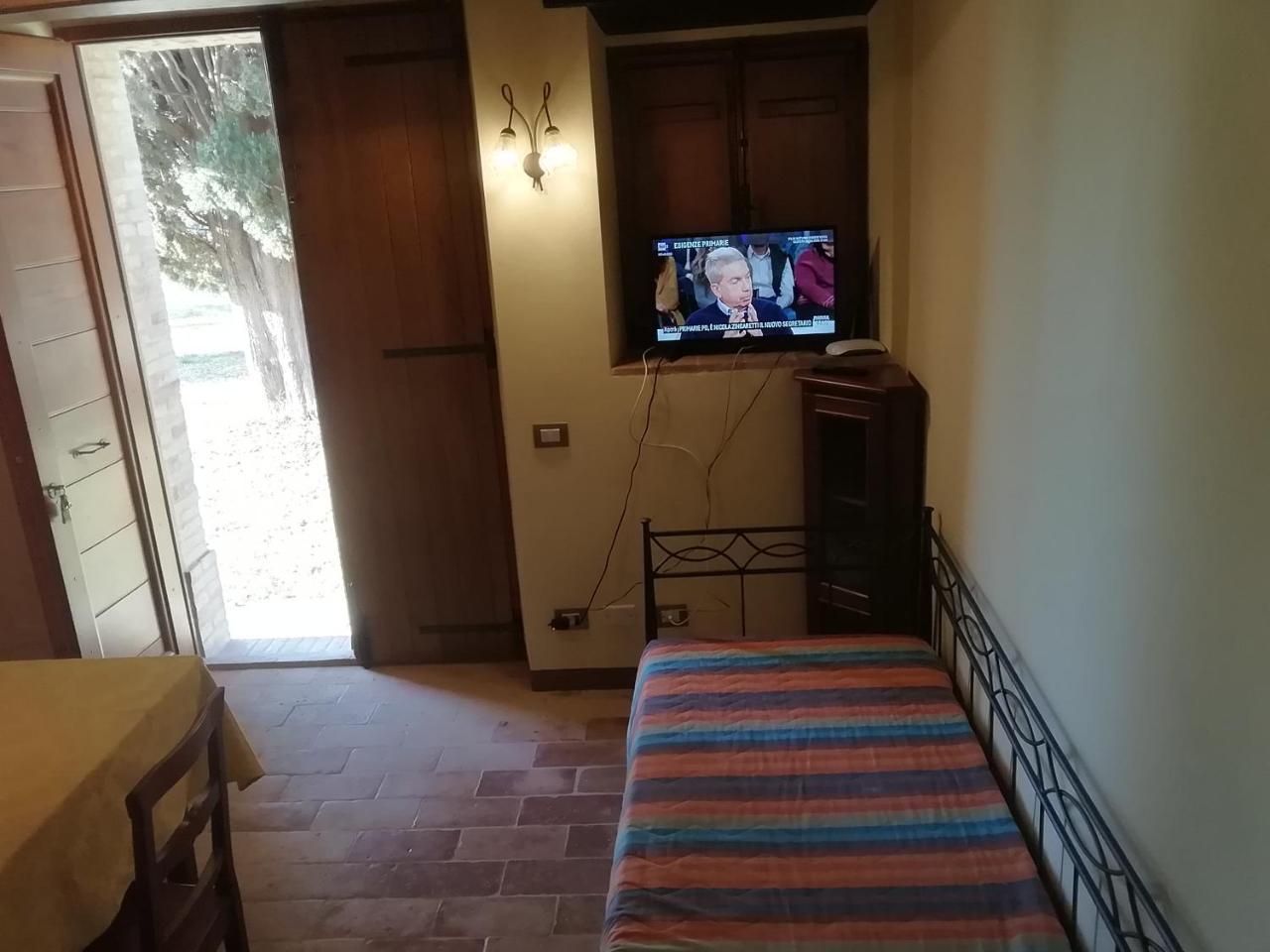 Apartmán Il Roccolo Di Valcerasa Treia Exteriér fotografie